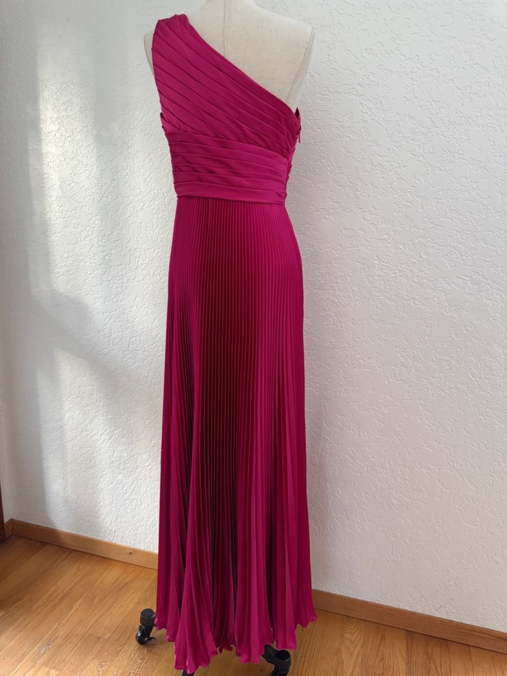 Christian Siriano One-Shoulder Ruffled Pleated Maxi Dress in Fuchsia - Picture 7 of 13